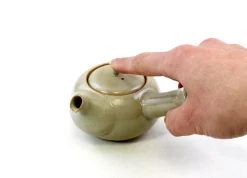 Hamburger Teespeicher Kyusu von Ninah Kim, ca. 120 ml, glasiertes Steinzeug Best